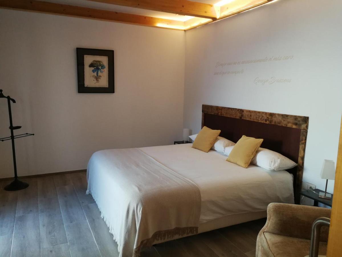 Hotel Rural Cal Ruget Vilobi Del Penedes Екстериор снимка