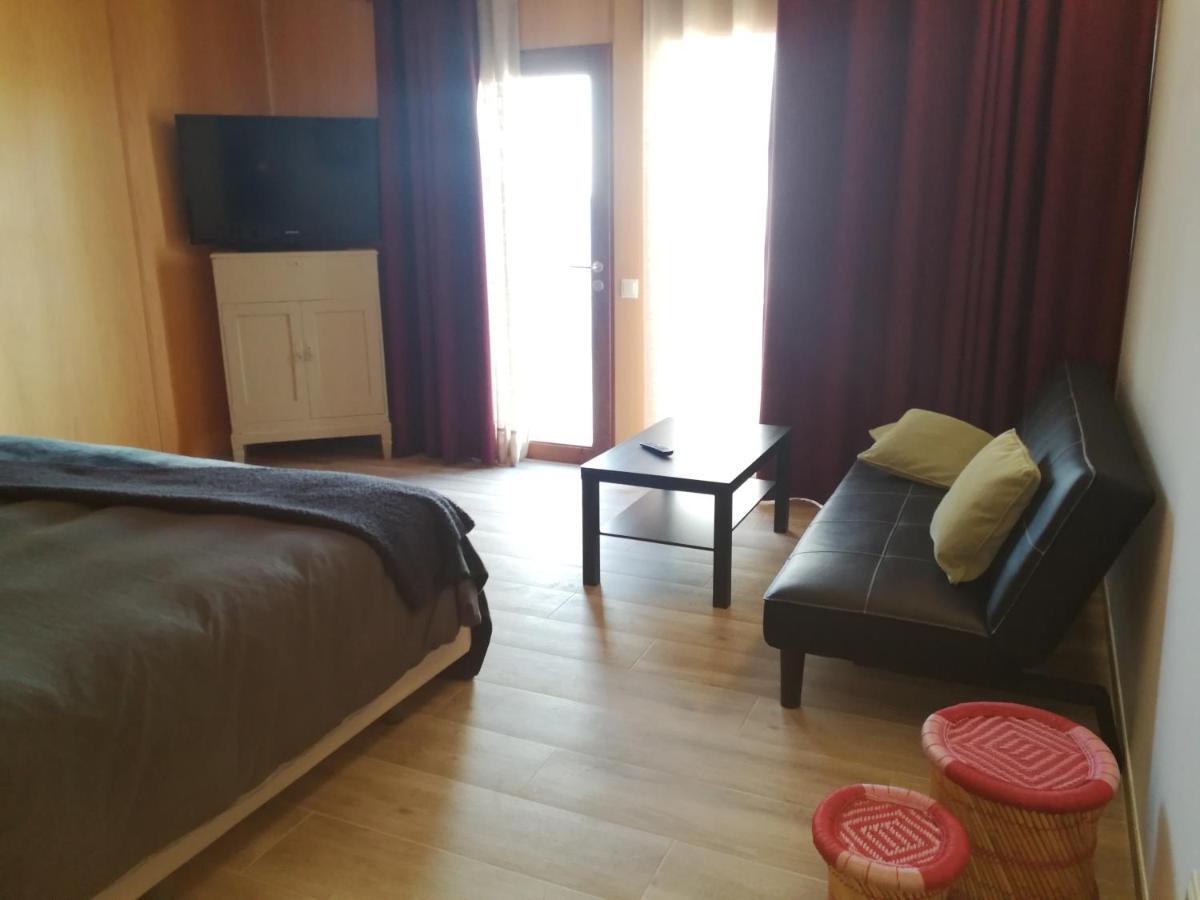 Hotel Rural Cal Ruget Vilobi Del Penedes Екстериор снимка